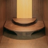 丸みをおびた須弥壇は優しい印象。上段は取り外し可能です。